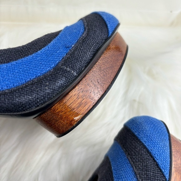 TORY BURCH JOELLE BLUE STRIPE WOOD PLATFORMS PUMPS - Picture 11 of 14